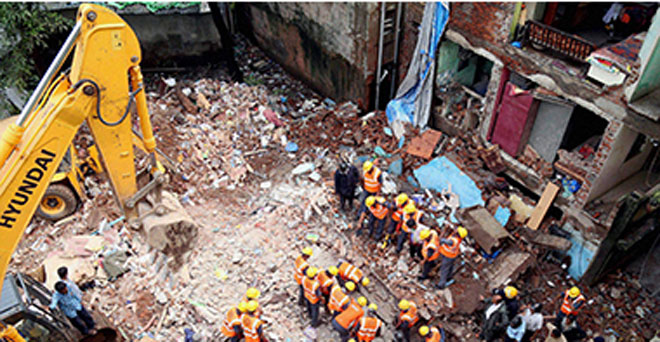 ठाणे में इमारत ढहने से 11 लोगों की मौत, 7 घायल