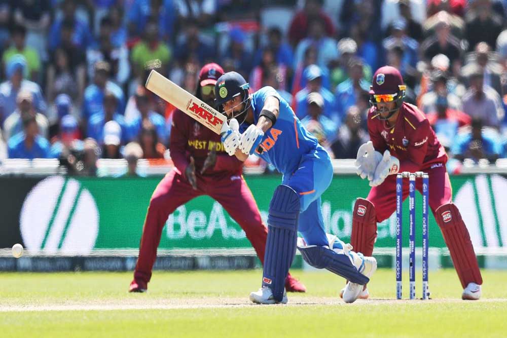 कोहली ने सचिन, लारा को पछाड़ा, अंतरराष्ट्रीय क्रिकेट में सबसे तेज 20 हजार रन बनाने वाले बल्लेबाज बनें