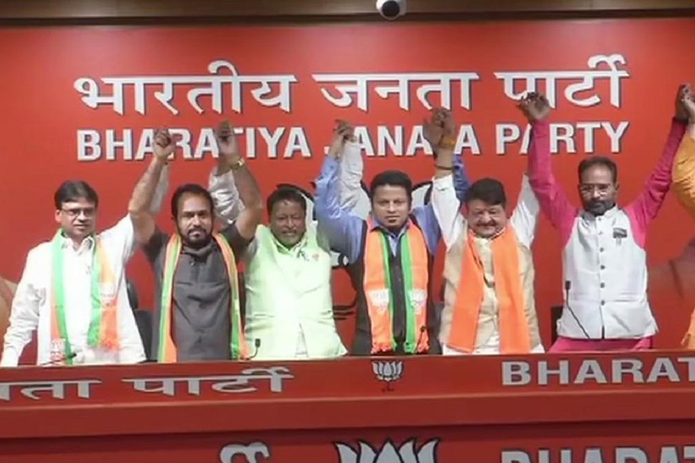 दल-बदल का दौर जारी, टीएमसी सांसद और कांग्रेस-माकपा विधायक भाजपा में शामिल
