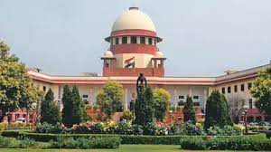 केंद्र ने दिल्ली सरकार के अधिकारों पर सुप्रीम कोर्ट के आदेश की समीक्षा की मांग की, इसे संविधान के मूल ढांचे के खिलाफ बताया