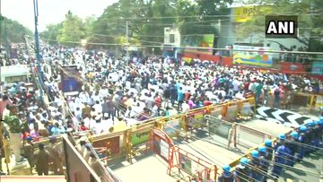 कोयंबटूर में सीएए और एनआसी के खिलाफ विभिन्न संगठनों ने 'रोड रोको' विरोध प्रदर्शन किया