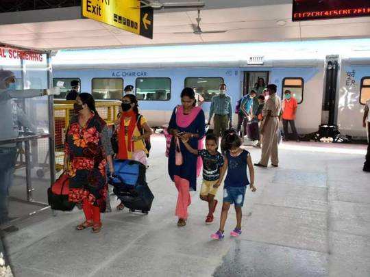 पंजाब से दिवाली-छठ पर लोग नहीं जा पाएंगे अपने घर, रेलवे ने रद्द की एडवांस बुकिंग