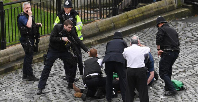 ब्रिटिश संसद पर आतंकी हमले को लेकर सात गिरफ्तार : पुलिस
