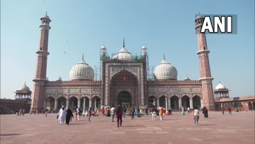 दिल्लीः एलजी के अनुरोध पर शाही इमाम का फैसला,  जामा मस्जिद में लड़कियों के प्रवेश पर हटी पाबंदी