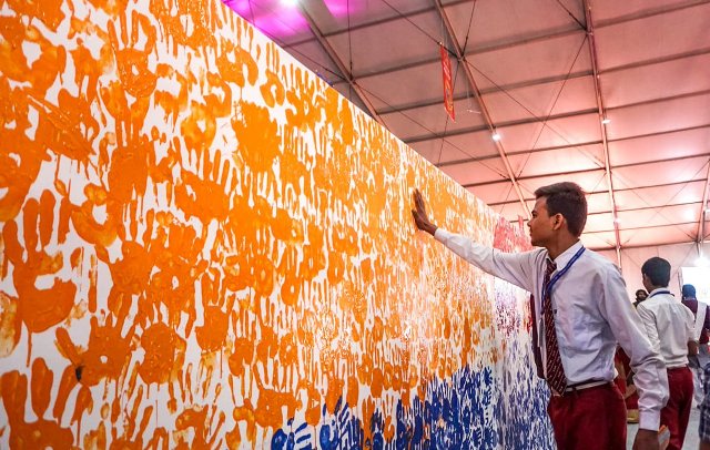 कुंभ मेले में बना विश्व रिकार्ड, 'जय गंगे' थीम पेंटिंग Guinness World Record में दर्ज