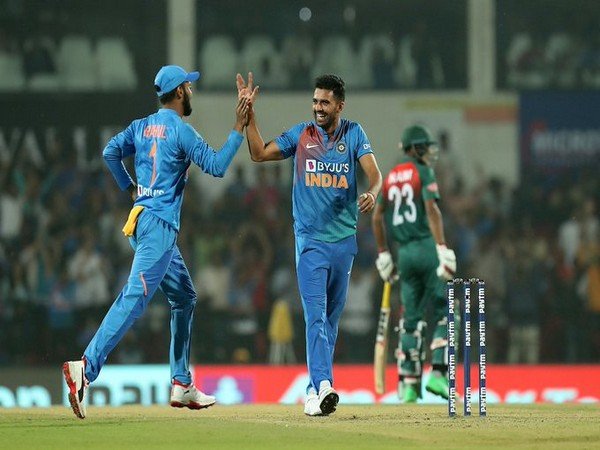 दीपक चाहर ने बांग्लादेश के खिलाफ टी-20 में बनाया अब तक का सबसे बड़ा रिकॉर्ड, 7 रन देकर लिए 6 विकेट