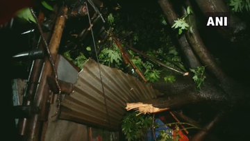 प. बंगाल में अम्फान का तांडव, राज्य के दक्षिणी इलाके में भीषण तबाही, कम से कम 10 लोगों की मौत