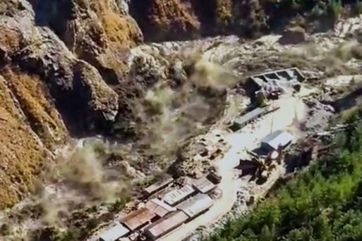 चमोली में ग्लेशियर टूटने से तबाही; 150 के हताहत होने की आशंका, 10 शव बरामद