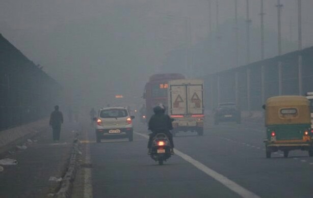 पराली जलाने के मामलों में वृद्धि, दिल्ली में वायु गुणवत्ता ‘खराब’ श्रेणी में पहुंची