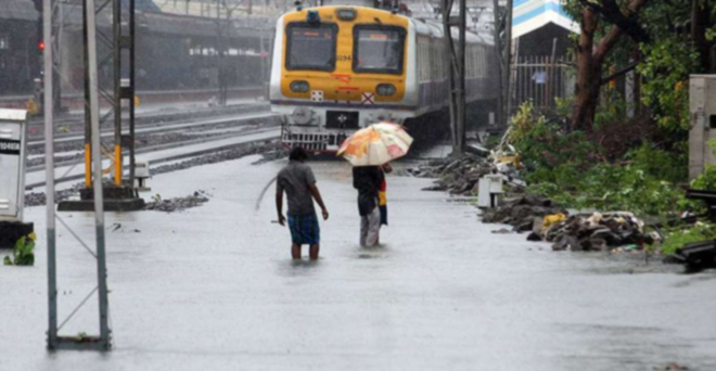 तमिलनाडु में भारी बारिश से जीवन अस्त व्यस्त, 55 लोगों की मौत