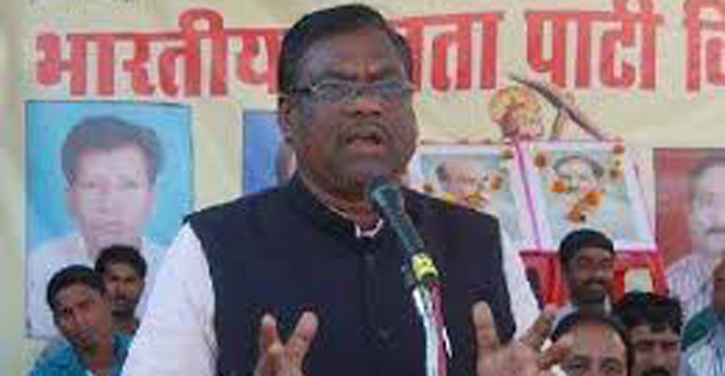 मोदी के मंत्री ने कहा, यूपी चुनाव की वजह से पीएम ने दलित हित की बात बोली