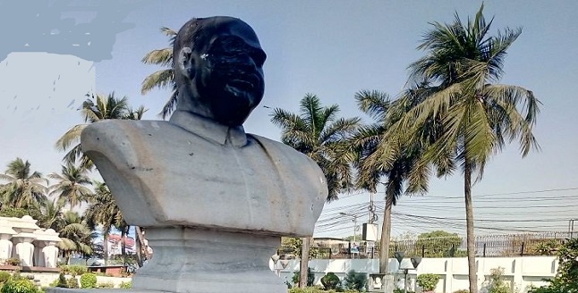 लेनिन, पेरियार के बाद अब कोलकाता में तोड़ी गई श्यामा प्रसाद मुखर्जी की मूर्ति