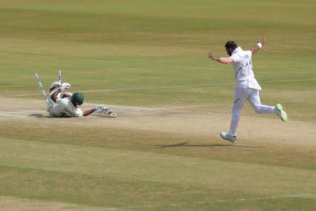 पहले टेस्ट मैच में भारत ने साउथ अफ्रीका को 203 रन से दी मात, शमी ने झटके पांच विकेट