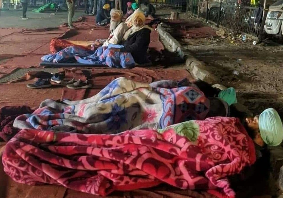 सिंधु बॉर्डर में धरने पर बैठे किसान की मौत, परिजन बोले- ठंड की वजह से गई जान