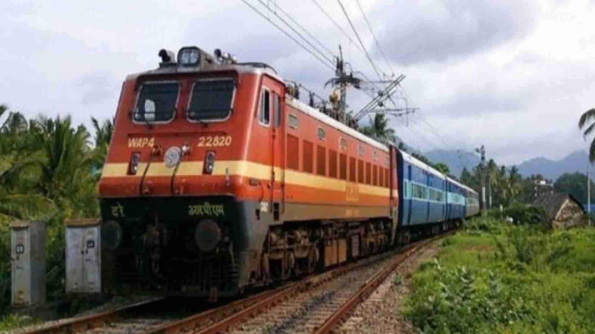 आंध्र प्रदेश के विजयनगरम जिले में दुर्घटना के बाद रेलवे ने चालू की सभी लाइनें