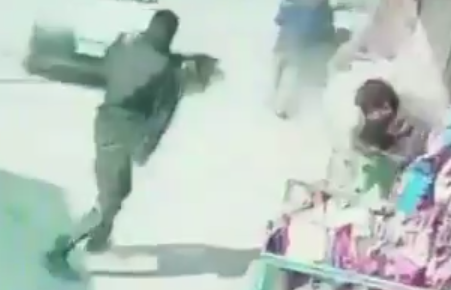 वीडियो: श्रीनगर में आतंकवादियों ने की दो पुलिसकर्मियों की हत्या, करीब से चलाई गोली
