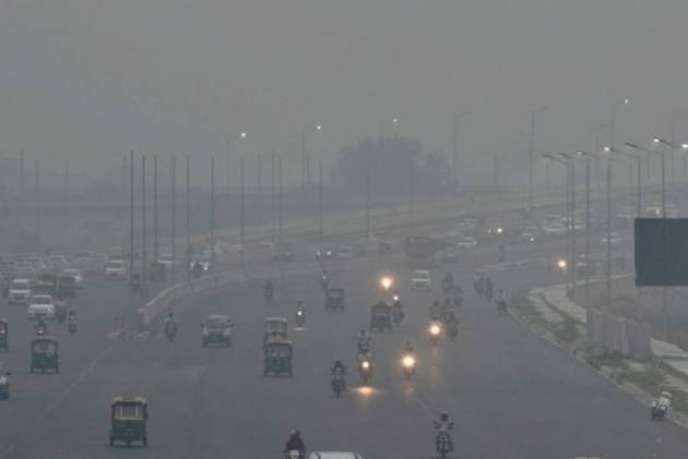 दिल्ली सरकार ने सुप्रीम कोर्ट से कहा- प्रदूषण पर काबू पाने के लिए हम पूर्ण लॉकडाउन को तैयार