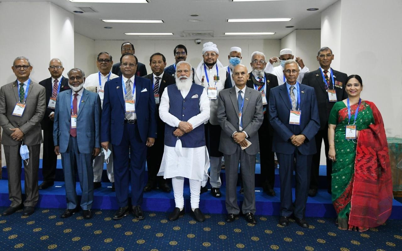 प्रधानमंत्री नरेंद्र मोदी ने ढाका में की बांग्लादेशी मुक्ति संग्राम के मुक्तिजोधाओं से मुलाकात