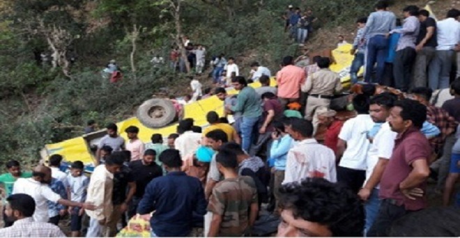 हिमाचल में दर्दनाक हादसा, स्कूल बस खाई में गिरी, 26 बच्चों समेत 29 की मौत