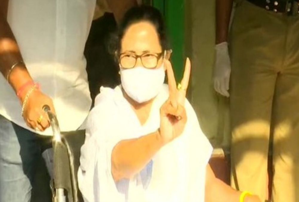 पश्चिम बंगाल में भाजपा के पिछड़ने पर गदगद विपक्ष, गैर एनडीए दलों के नेता ने दी ममता दीदी को बधाईयां