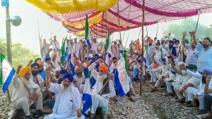 पंजाब में तीन दिनों से जारी किसानों का 'रेल रोको' आंदोलन, ट्रेनों की आवाजाही प्रभावित