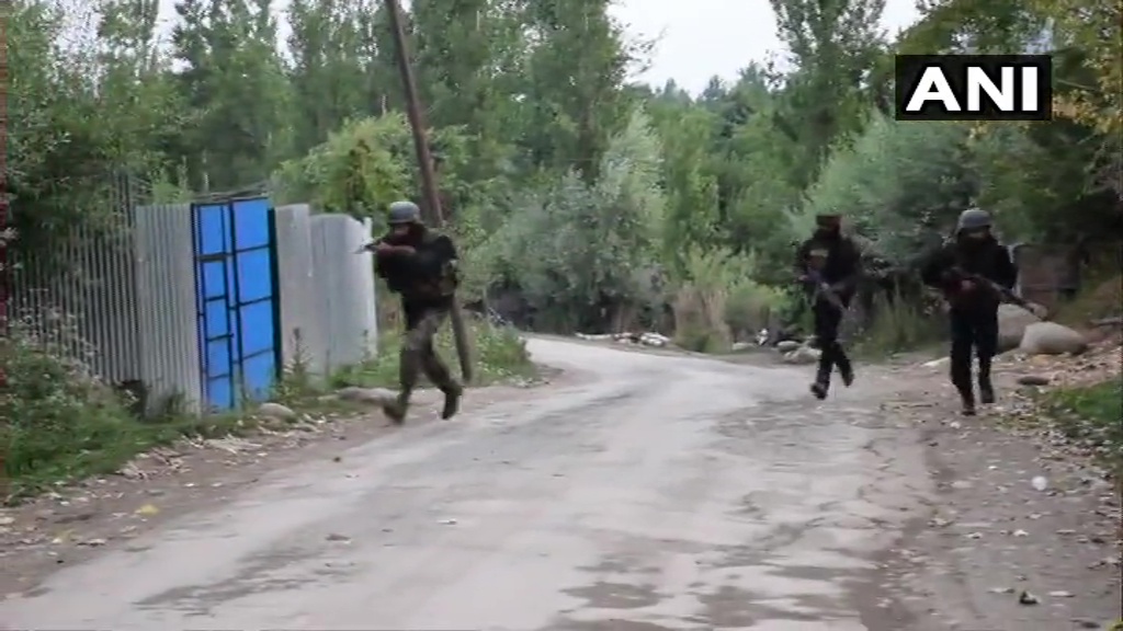 कश्मीर में 24 घंटे के अंदर सुरक्षाबलों की दूसरी कार्रवाई, एनकाउंटर में तीन आतंकी ढेर