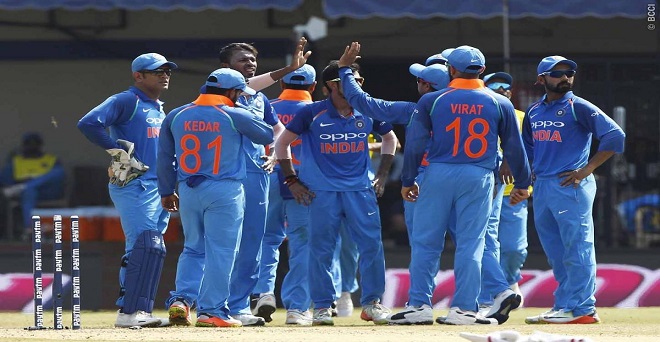 भारत-ऑस्ट्रेलिया चौथा वनडे: ऑस्ट्रेलिया ने 5 विकेट खोकर बनाए 334 रन, वॉर्नर ने लगाया शतक