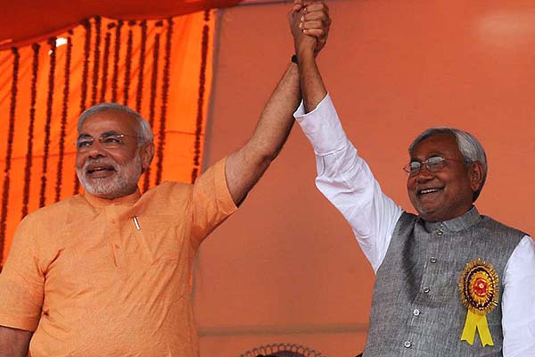 कुशवाहा के बाद अब इस बड़े नेता ने नीतीश को बताया 'पीएम मैटेरियल', मोदी बोले- 'नो कमेंट'; जानें- BJP के साथ JDU क्या कर रही है खेल