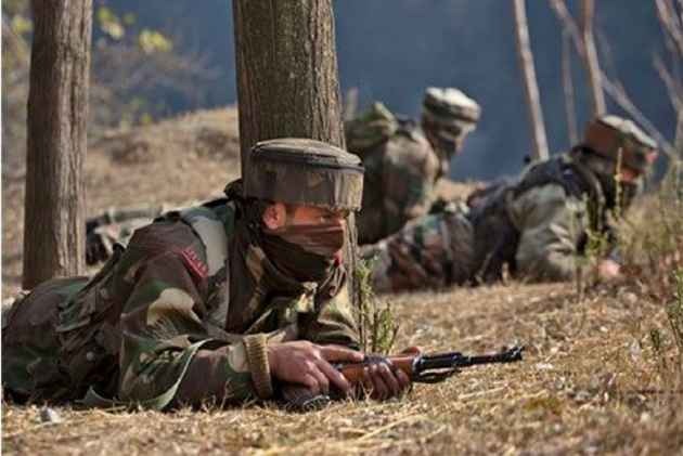 जम्मू-कश्मीर: आतंक के खिलाफ सेना का ऑपरेशन जारी, सुरक्षाबलों के साथ मुठभेड़ में बारामूला और राजौरी में 1-1 आतंकी ढेर