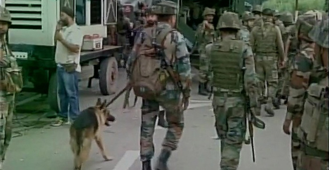 जम्मू कश्मीर: पुंछ में चौथा आतंकवादी ढेर, मुठभेड़ जारी