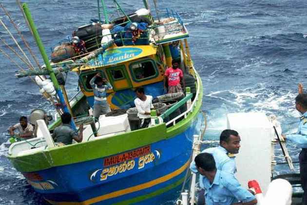 सात भारतीय मछुआरों को श्रीलंका की नौ सेना ने पकड़ा, विदेश मंत्री से दखल की मांग