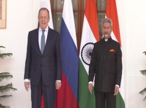 वैश्विक तनाव के बीच रूस के विदेश मंत्री का भारत दौरा, एस जयशंकर से इन मुद्दों पर की चर्चा