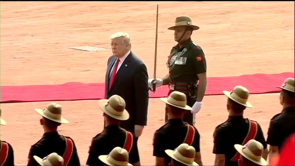 राष्ट्रपति भवन में अमेरिकी राष्ट्रपति डोनाल्ड ट्रंप को दिया गया गार्ड ऑफ ऑनर