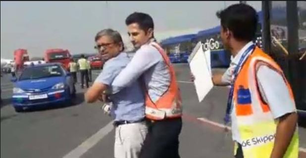 दिल्ली एयरपोर्ट पर इंडिगो स्टाफ ने की यात्री से मारपीट, कंपनी ने वि‌सिल-ब्लोअर को निकाला