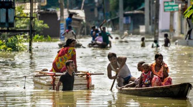 अंतिम दौर की मानसूनी बारिश ने चार दिन में लीं 110 जानें, बिहार में रेड अलर्ट