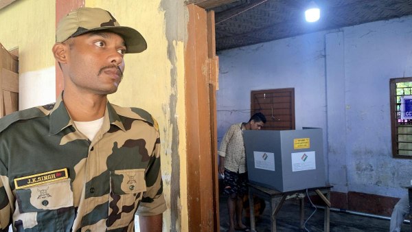 तेलंगाना : वामपंथी उग्रवाद प्रभावित क्षेत्रों में वोटिंग के लिए सरकार का प्लान, 500 से अधिक मतदान केंद्रों पर कड़ी होगी सुरक्षा