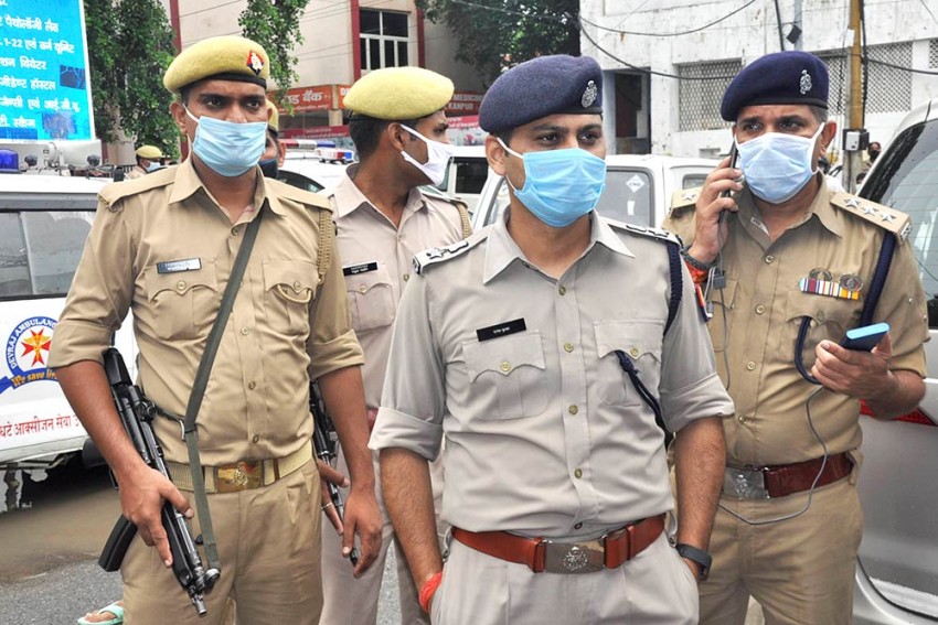प्रदर्शन कर रहे पहलवानों के खिलाफ कोई बल प्रयोग नहीं हुआ; पांच पुलिसकर्मी घायल: दिल्ली पुलिस