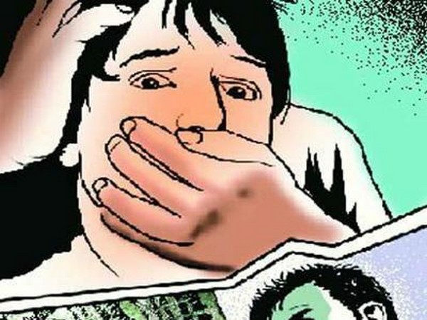 दिल्ली दुष्कर्म मामला: आरोपी अधिकारी की आज अदालत में पेशी, न्यायिक हिरासत में पत्नी; धरने पर स्वाति मालीवाल