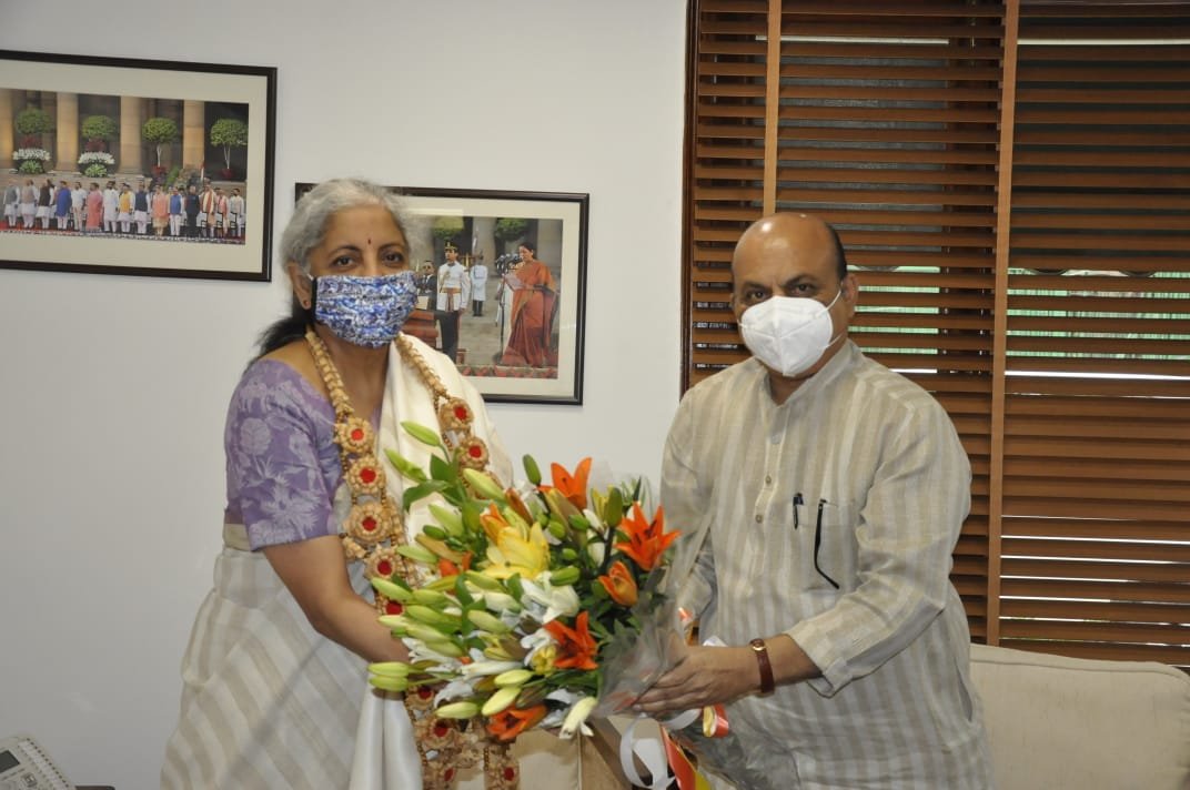 दिल्ली में वित्त मंत्री सीतारमण से कर्नाटक के मुख्यमंत्री बसवराज बोम्मई ने की मुलाकात