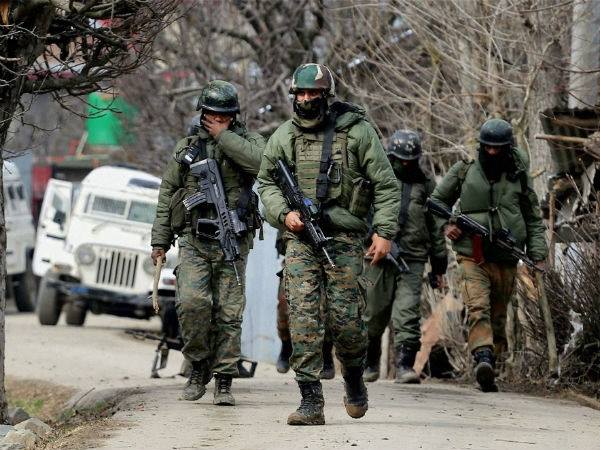 तीनों सेनाओं के विशेष बल संयुक्त अभियान चलाकर कश्मीर में आतंकियों की धरपकड़ करेंगे