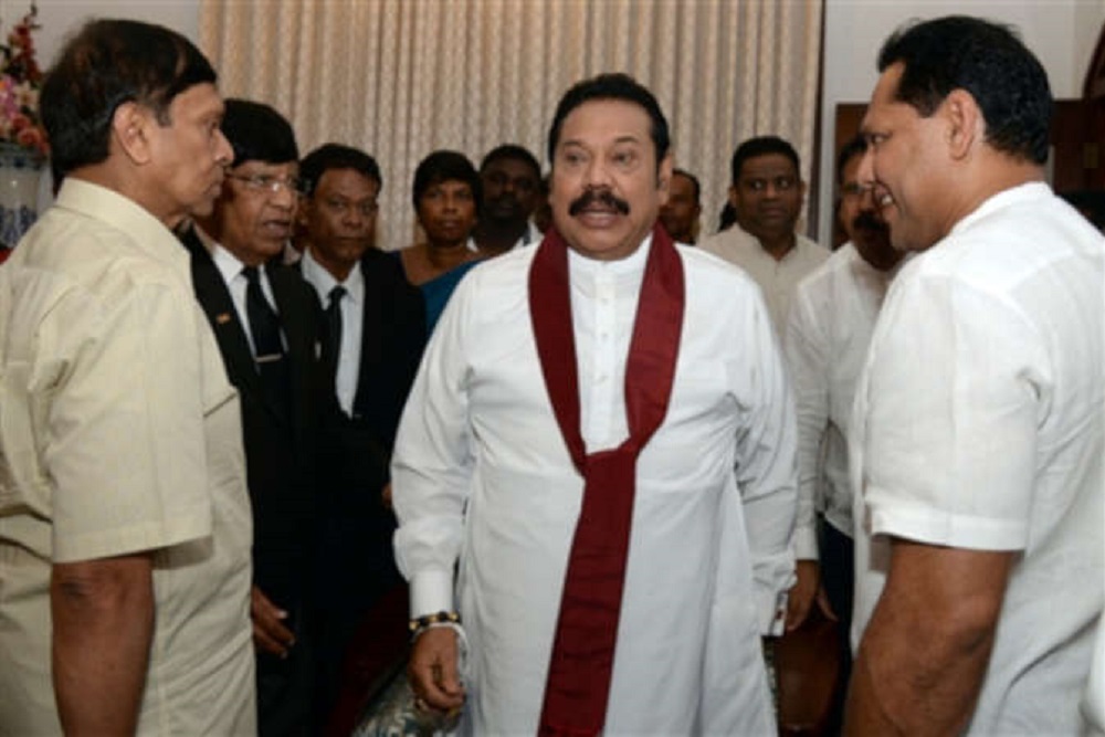 श्रीलंका में राजनीतिक संकट,  महिंद्रा राजपक्षे ने प्रधानमंत्री पद से दिया इस्तीफा