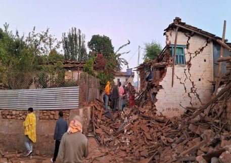 नेपाल में भूकंप ने मचाई तबाही, मरने वालों की संख्या बढ़कर 140 हुई, पीएम मोदी ने दिया मदद का भरोसा