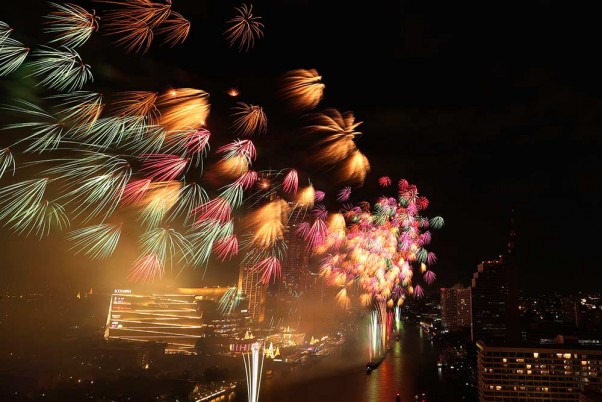 भारत समेत इन सात देशों ने कुछ इस तरह किया नए साल का स्वागत, देखिए वीडियो