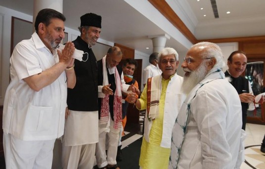 पीएम मोदी ने तय किया जम्मू-कश्मीर का 'फ्यूचर प्लान', 70 केंद्रीय मंत्री करेंगे राज्य का दौरा; जानें- पूरी इनसाइड स्टोरी