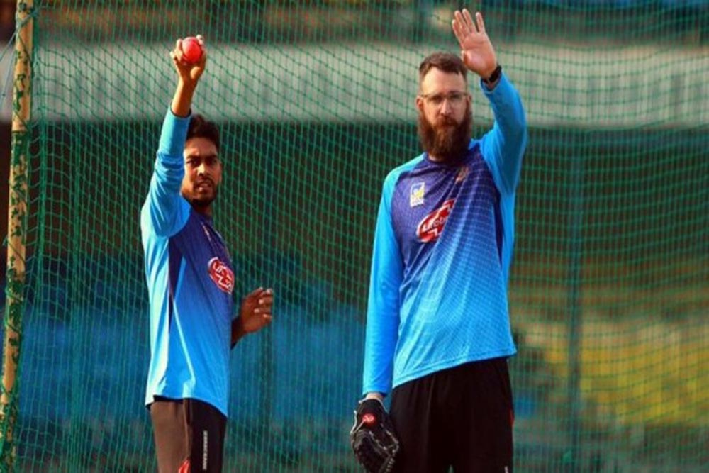 डे-नाइट टेस्ट मैच से पहले बांग्लादेशी टीम ने गुलाबी गेंद से किया अनोखे अंदाज में अभ्यास