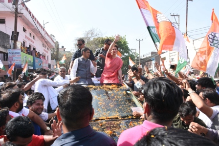 चुनाव प्रचार के अंतिम दिन प्रियंका गांधी का सहारनपुर और बिजनौर में रोड शो
