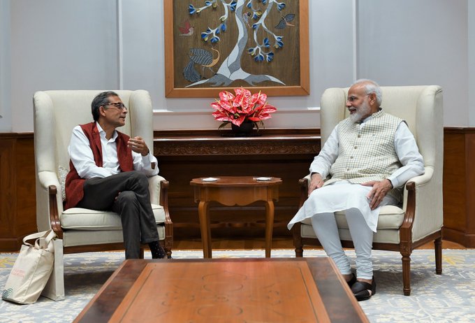 प्रधानमंत्री नरेंद्र मोदी से मिले नोबेल विजेता अभिजीत बनर्जी