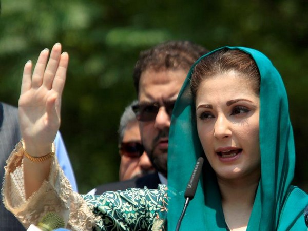 पाकिस्तान: इमरान खान की पत्नी ने ‘अपमानजनक’ आरोपों पर मरियम नवाज को नोटिस भेजा
