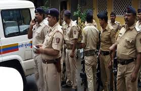 कोरोना से बचाने के लिए मुंबई पुलिस का आदेश, 55 साल से ज्यादा उम्र के कर्मी घर पर रहें