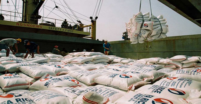 भारतीय चावल निर्यातकों की ईरान में 1,500 करोड़ की पैमेंट फंसी, नए निर्यात सौदों पर असर
